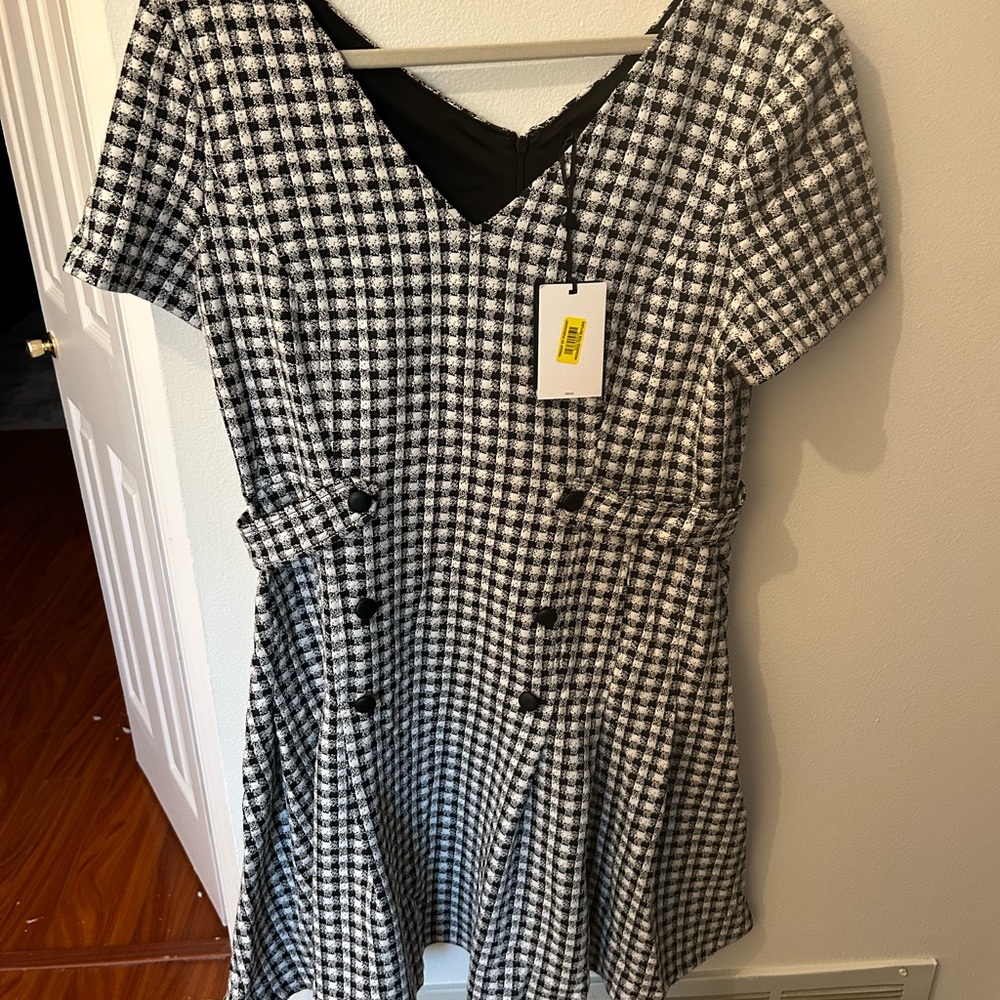 DKNY Monochrome Patterned Garment